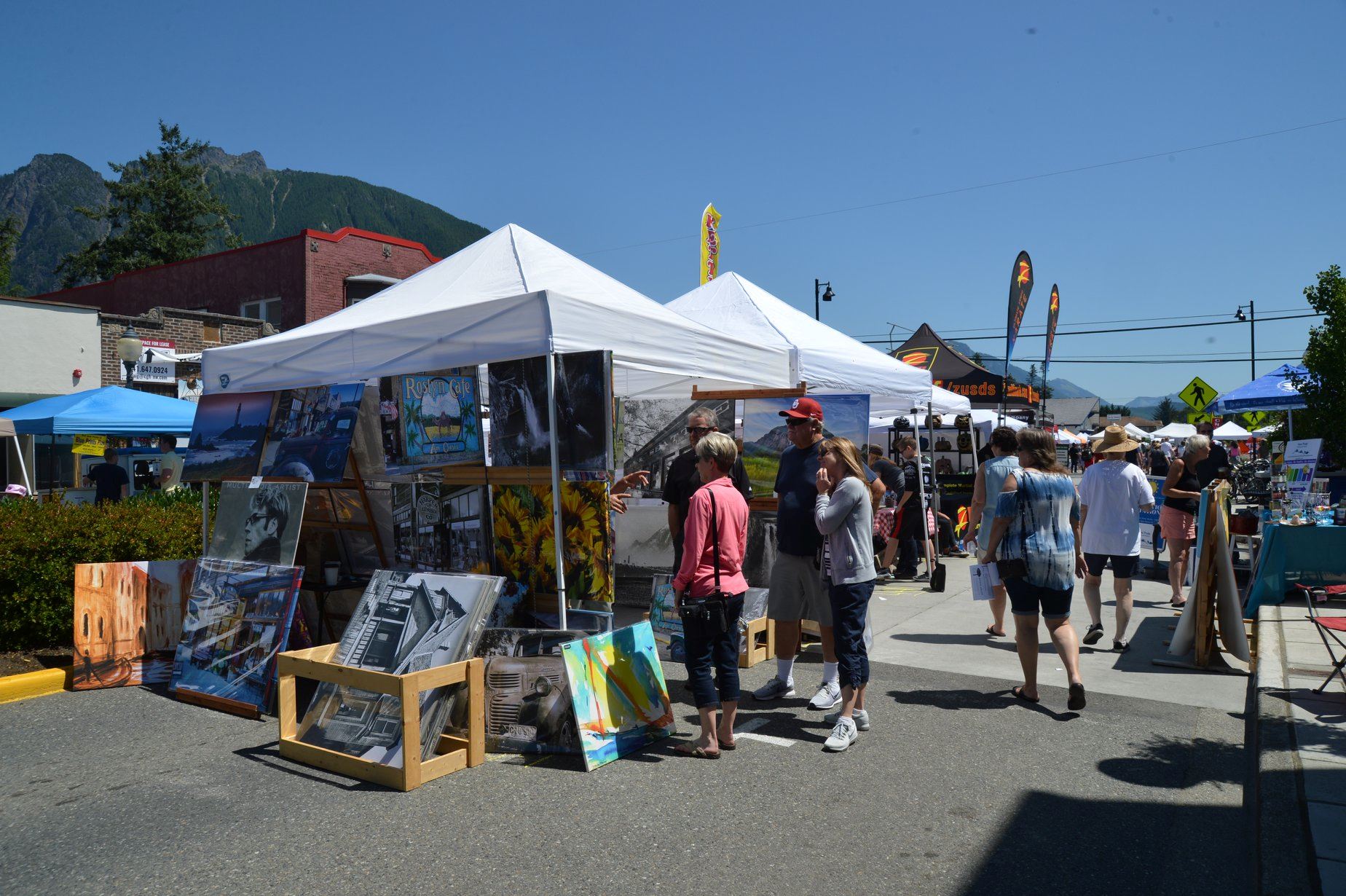 Art vendor booth